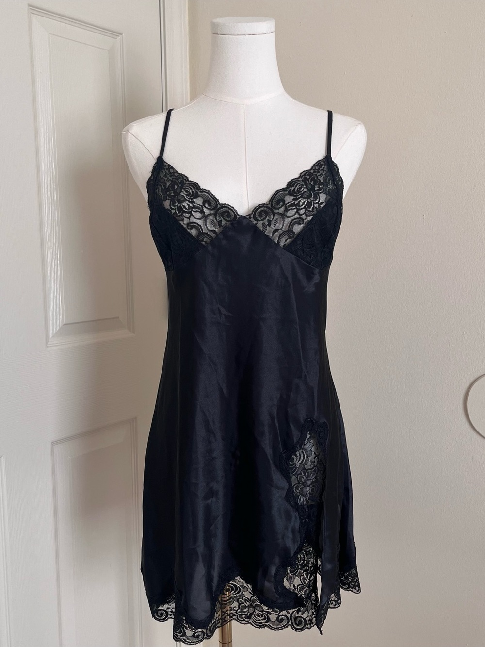 Frederick's of Hollywood Black Satin Lace Chemise Womens Size M Sexy Goth